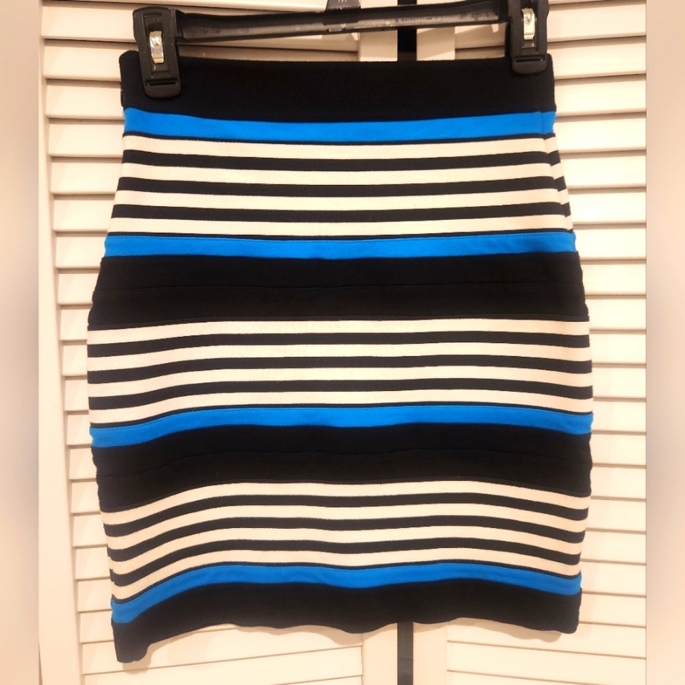 Express stripped Skirt (00)